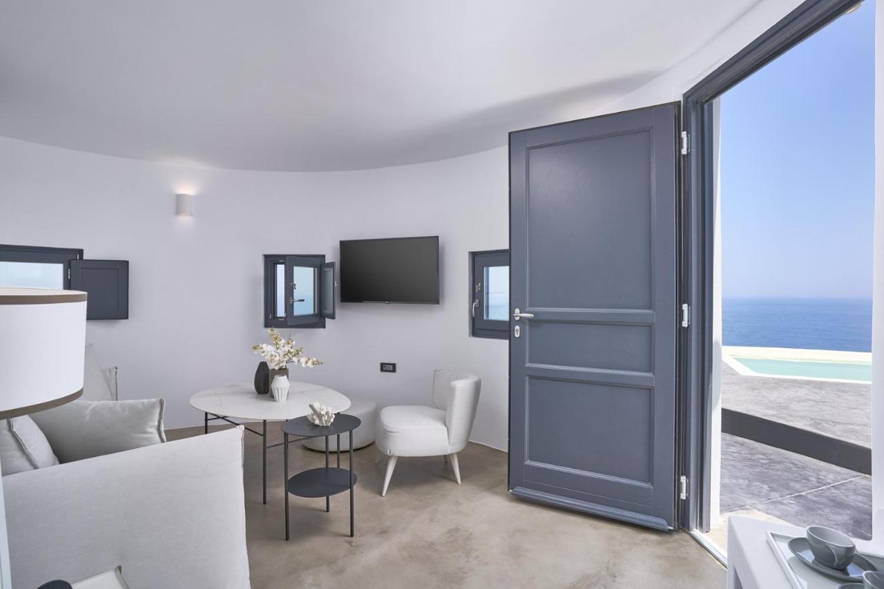 Topos Exclusive Santorini *