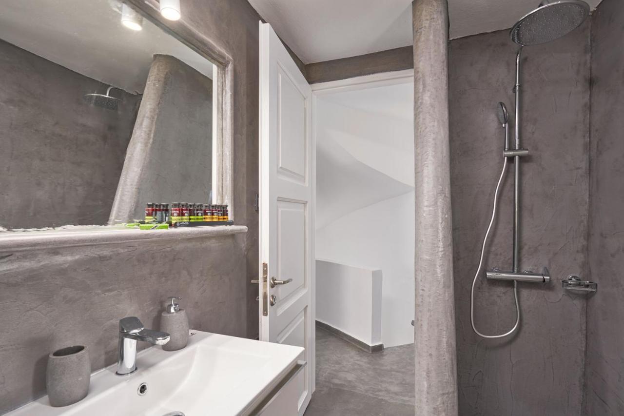 Topos Exclusive Santorini Villa *